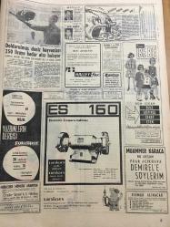 HÜRRİYET GAZETESİ 8 EYLÜL 1967 YIL :20 SAYI :6955----Babam ırz  düşmanı idi --Hilafetçilerin Ürdünlü Reisini Polis Yakaladı ---Genç  dul ,gece evini basan kabadayıyı 8 kurşunla yere  serdi ---Başbakan Demirel Bugün Keşan a Gidiyor ---Eşyaları ve  pasaportu  çalınan işçi  karı-koca  Almanya ya gidemiyor ---Burdur  da yağmur Can ve mal kaybına sebep oldu ----Ford fabrikasındaki işçiler greve  başladı ---Sevim Şengül :Plaklarını iftarla Sunar ---İkinci kafilemiz 150 şişe  viski ve  200 karton  sigara ile gitti ---Fenerbahçe bugün kampa giriyor ---Sakat Çocuklar Okulu ---Libya Kralının Bursa da Tedavisine Başladı ---İzmir  e giden Celal Bayar ın karşılanışında  yaralananlar  oldu --Milyoner İş Adamı  İçki Masasında Öldü ---