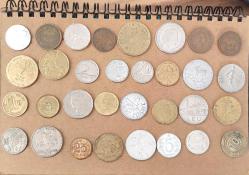 32 adet yabancı madeni para