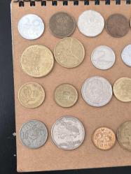 32 adet yabancı madeni para