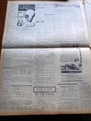 Vatan Gazetesi - 12 Temmuz 1953 - Doğu Almanya'ya Amerikan Yardımı - Cehennemde Kavga Yazan Ahmet Emin Yalman Köşe Yazısı - Edip Çiçekli Suriye Cumhurbaşkanı Oldu - Amerika Güney Kore İle Anlaştı - Havai Elektrik Nakil Hattı Yapılacak - General Necip Halkı Daha Az Ekmek Yemeğe Davet Etti - Ahmet Tahtakılıç'ın Da İfadesi Alındı - İçimizdeki Şeytan Yazan Raymond Rodiguet Yazı Dizisi - İsmail Atalay'ın Demokrat Parti'den İstifası - Süveyş Kanalının Müdafaası İçin Mısır Teklifi - Fotoğraflarla Haberler - Everest Fatihi Tenzing Londra İklimine Dayanamadı - Haliçte Fabrika Ve Havuzlarda Sanık Olarak Beş Kişi Yakalandı - General Electric Ampul - İstanbul Kapılarında Fethin Büyük Tarihi Romanı Yazan Feridun Fazıl Tülbentçi Yazı Dizisi - Üsküdar Selimiye Camiinde Hatim Duası - Haşim Mardin'in Raman Tankeri İzmir'e Gidiyor - Avrupa Güzellik Müsabakası - Gripin - Poker Play Traş Bıçağı - İstanbul Ankara İzmir Radyosu Programı - Arı Unları - Ziraat Bankası - Kasım Gülek Hesabımız Millet Önünde
