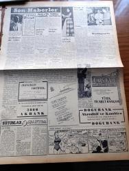 Vatan Gazetesi - 13 Temmuz 1953 - Ahmet Emin Yalman Köşe Yazısı - Komünistler Mütareke İçin Cevap Verecekler - Türkiye Güzeli Ayten Akyol - Long Beach Güzellik Yarışması - Milli Eğitim Bakanı Rıfkı Salim Burçak'ın Demeci - Washington'da Süveyş Kanalı İşi Görüşüldü - Mareşal Bulganin'in De Tevkifi Muhtemel - Millet Partisi Hakkında Yapılan Tahkikat - İçimizdeki Şeytan Yazan Raymond Rodiguet Yazı Dizisi - Şehrimizde Bu Ders Yılı Bir Alman Lisesi Açılacak - Dünya Üniversiteler Servisi Kongresi Dün Açıldı - Amerika'da Bir Cezaevinde İsyan Çıktı - Ses Yıldızımız Leyla Gencer İtalya'ya Gitti - Amerika İsrail'in Kararını Tanımıyor -  Batan Dumlupınar Denizaltısı Hakkında İsveç Basınının Yayını - Yeni Bir Gün Doğacak Yazan Emmanuel Robles Yazı Dizisi - Malenkof'un Hayatı Ve Siyasi Görüşleri - Palma'da Seyrettiğimiz Bir Boğa Güreşi - Gül Müsabakaları Bitti - Modada Dünkü Yelken Yarışları - İstanbul Kapılarında Fethin Büyük Tarihi Romanı Yazan Feridun Fazıl Tülbentçi Yazı Dizisi - Kozhelvası