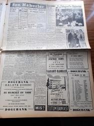 Vatan Gazetesi - 5 Temmuz 1953 - Bir Şifre Anahtarı Yazan Ahmet Emin Yalman Köşe Yazısı - Millet Partisinin Gizli Emellleri Açıklandı - Genel Kurul Kore İşi İçin Toplanacak - Tesanüt Birlik Başkanlığına Hür Fikirleri Yayma Cemiyeti Delegesi Profesör Ekrem Şerif Egeli'nin Seçildi - Celal Ergun'un Millet Partisi'ne Verdiği İstifa Mektubu - Yeni Kurulacak Parti'nin Adı İnkılap Veya Hürriyet Olacak - Mısır Cumhurbaşkanı General Necip Tunç Yalman'a Uzun Beyanat Verdi - Kadınlar Tekkesi Yazan Refik Halid Karay Yazı Dizisi - Hapishanelerimiz Yazan Refik Noyan - Vakıflar İşhanı Dün Açıldı - Milliyetçiler Derneğine İzin Verilmedi - Türk İngiliz Dostluk Cemiyeti Hazırlıkları - Domates'in 100. Yılı - İstanbul Kapılarında Fethin Büyük Tarihi Romanı Yazan Feridun Fazıl Tülbentçi Yazı Dizisi - Petrol Yüklü Raman Tankeri Derince'ye Geliyor - Arı Unları - İstanbul Ankara İzmir Radyosu Programı - Arı Unları - Emlak Bankası - Poker Play Traş Bıçağı - Sümerbank - Denizcilik Bankası - Hikmet Bayur