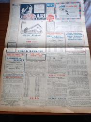 Vatan Gazetesi - 5 Temmuz 1953 - Bir Şifre Anahtarı Yazan Ahmet Emin Yalman Köşe Yazısı - Millet Partisinin Gizli Emellleri Açıklandı - Genel Kurul Kore İşi İçin Toplanacak - Tesanüt Birlik Başkanlığına Hür Fikirleri Yayma Cemiyeti Delegesi Profesör Ekrem Şerif Egeli'nin Seçildi - Celal Ergun'un Millet Partisi'ne Verdiği İstifa Mektubu - Yeni Kurulacak Parti'nin Adı İnkılap Veya Hürriyet Olacak - Mısır Cumhurbaşkanı General Necip Tunç Yalman'a Uzun Beyanat Verdi - Kadınlar Tekkesi Yazan Refik Halid Karay Yazı Dizisi - Hapishanelerimiz Yazan Refik Noyan - Vakıflar İşhanı Dün Açıldı - Milliyetçiler Derneğine İzin Verilmedi - Türk İngiliz Dostluk Cemiyeti Hazırlıkları - Domates'in 100. Yılı - İstanbul Kapılarında Fethin Büyük Tarihi Romanı Yazan Feridun Fazıl Tülbentçi Yazı Dizisi - Petrol Yüklü Raman Tankeri Derince'ye Geliyor - Arı Unları - İstanbul Ankara İzmir Radyosu Programı - Arı Unları - Emlak Bankası - Poker Play Traş Bıçağı - Sümerbank - Denizcilik Bankası - Hikmet Bayur