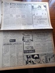 Vatan Gazetesi - 2 Temmuz 1953 - Ahmet Emin Yalman Köşe Yazısı - Raman Tankerine El Kondu - Millet Partisi'ndeki Çöküntü Devam Ediyor - Saidi Kürdi'nin Vatan Gazetesi Aleyhine Açtığı Dava- Tanzim Satışları Devam Ediyor - Denizcilik Bayramı Dün Törenle Kutlandı - Başbakan Adnan MENDERES İstanbul'da - Kadınlar Tekkesi Yazan Refik Halid Karay Yazı Dizisi - İstanbul Mahkemeleri Yazan Mehmet Ali Sebük - Karabük Demir Ve Çelik İşçileri Sendikası Mahkeme Kararıyla Üç Ay Kapatıldı - Türkiye Ve Suriye Yazan Altemur Kılıç - Hoş Memo Karikatür - Vefa Giresun Beşiktaş Takımını Yendi - Tiyatro Musiki Resim Heykel Edebiyat - İstanbul Kapılarında Fethin Büyük Tarihi Romanı Yazan Feridun Fazıl Tülbentçi Yazı Dizisi - Öğretim Eğitim Gençlik Köşesi - Yeni Bir Gün Doğacak Yazan Emmanuel Robles Yazı Dizisi - Gripin - İktisat Ve Piyasa - Borsa - Silahlı Kuvvetler Arası Pentatlon Şampiyonası - Puro Tuvalet Sabunu - Ordulararası Atletizm Müsabakası - İki Güreş Hakemimize Madalya Verilecek - Tunus Veliahtı