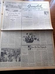 Vatan Gazetesi - 2 Temmuz 1953 - Ahmet Emin Yalman Köşe Yazısı - Raman Tankerine El Kondu - Millet Partisi'ndeki Çöküntü Devam Ediyor - Saidi Kürdi'nin Vatan Gazetesi Aleyhine Açtığı Dava- Tanzim Satışları Devam Ediyor - Denizcilik Bayramı Dün Törenle Kutlandı - Başbakan Adnan MENDERES İstanbul'da - Kadınlar Tekkesi Yazan Refik Halid Karay Yazı Dizisi - İstanbul Mahkemeleri Yazan Mehmet Ali Sebük - Karabük Demir Ve Çelik İşçileri Sendikası Mahkeme Kararıyla Üç Ay Kapatıldı - Türkiye Ve Suriye Yazan Altemur Kılıç - Hoş Memo Karikatür - Vefa Giresun Beşiktaş Takımını Yendi - Tiyatro Musiki Resim Heykel Edebiyat - İstanbul Kapılarında Fethin Büyük Tarihi Romanı Yazan Feridun Fazıl Tülbentçi Yazı Dizisi - Öğretim Eğitim Gençlik Köşesi - Yeni Bir Gün Doğacak Yazan Emmanuel Robles Yazı Dizisi - Gripin - İktisat Ve Piyasa - Borsa - Silahlı Kuvvetler Arası Pentatlon Şampiyonası - Puro Tuvalet Sabunu - Ordulararası Atletizm Müsabakası - İki Güreş Hakemimize Madalya Verilecek - Tunus Veliahtı