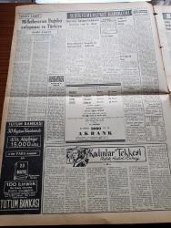 Vatan Gazetesi - 16 Mayıs 1953 - Ahmet Emin Yalman Köşe Yazısı - Birliklerimiz Kore'de Komünist Taarruzunu Geri Attı - Yugoslav Parlamento Heyeti Dün Şehrimize Geldi - Türkiye Yugoslavya Yunanistan Üçlü Paktı Pazartesi Günü Tasdik Edilecek - Lord İsmay NATO'nun Son Durumunu Anlattı - İstanbul Üniversitesinde İmtihanlar Geri Kaldı - Daktilo Şampiyonu Ece Alpay - Kadıköy Yeldeğirmeni Karakolunun Mensupları Adalete Verildi - Kadınlar Tekkesi Yazan Refik Halid Karay Yazı Dizisi - İnkılap Müzesi - Bektaşi Dedesi Ahmet Sırrı Dedenin 5 Sene Hapsi İstendi - Amerika'daki Müslümanlar Arasında Ramazan - Sait Faik Abasıyanık'la Bir Akşamüstü Yazan Oktay Akbal - Uyanan Kıta Afrika Yazan Tunç Yalman Yazı Dizisi - Amerika'da Müzik Festivali - Macera Bu Akşam Başlıyor Yazan Robert Collard Yazı Dizisi - Demirspor Galatasaray Maçı - Arjantin İngiltere Futbol Maçı - İkinci Çanakkale Kupası Maçları - Milli Güreşçi Yaşar Doğu'nun Güreşler Hakkında Sözleri - Luton Town Bugün Vefa İle Oynuyor - Gripin - Arı