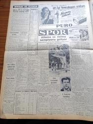 Vatan Gazetesi - 7 Eylül 1954 - Ahmet Emin Yalman Köşe Yazısı - Celal Bayar'a Saray Bosna'da Tezahürat Yapıldı - Kıbrıs'ta Türk Hakları Müdafaa Edilecek - Erzurum Tatbikatında Atom Kullanıldı - Korgeneral Selahattin Selışık 18. Kolordu Kumandanı Oldu -  Meriç Köprüsünün Temeli Dün Atıldı - Halk Oyunlarının Provaları Başladı - Denizcilik Bankasında Bir İşçi İhtilafı - Mahkemelerin Tatili Bitti - Bu Toprak Uyanacaktır Yazan Muzaffer Buyrukçu Yazı Dizisi - Adaları Güzelleştirmek İçin Kararlar - Amerika'da Rusya'yı Protesto Etti - Selçuk Vapuruna Beyrut'ta Haciz Kondu - 30 Saat İp Üzerinde Kalan Cambaz Ricardo Schneider - Hoş Memo Karikatür - Paris Müzik Festivalinde Bir Türk Bestesi Ahmed Adnan Saygun'un Yaylı Sazlar Kuarteti - Kleopatra Yazan Emil Ludwig Yazı Dizisi - Bu Yerin Ötesinde Yazan Cronin Yazı Dizisi - Kızılların Cinayet Şebekesi 5 Yazı Dizisi - Atlama Ve Dalma Şampiyonu Sammy Lee Geliyor - Neriman Köksal Puro Tuvalet Sabunu Kullanıyorum Diyor - Havagücü Futbol Takımı