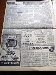 Vatan Gazetesi - 18 Aralık 1954 - Ahmet Emin Yalman Köşe Yazısı - Yunan Hükümeti Şiddetli Ve Ciddi Tedbirler Alıyor - Başvekil Adnan Menderes Yeni Yatırımlar Yapılacağını Söyledi - Mevlana Anıldı - Celal Bayar'a Kıbrıs'tan Sevinç Telgrafları Çekildi - Büyük Bir Eroin Şebekesi Tutuldu - Caddeler Açıkhava Garajı Halini Aldı - Otomobil Sevdası Yazan İsmail Ateş Yazı Dizisi - 1 Milyon Palamut Tutuldu - Bir Güzel Esmer Alman Kadını İmregard Margerete Casus Yakalandı - Çam Katliamı İstanbul'da Devam Ediyor - Antalya'da Bir Radyo İstasyonu Kuruluyor - Stalin Nasıl Öldürüldü Çeviren Rahşan Ecevit Yazı Dizisi - İstanbul'da Başıboş Köpeklerle Mücadele Lazım - Televizyonda İllüzyon Bir Kemanı 4 Kişi Çalıyor - Sir Julius Levy'nin Yükselişi Yazan Daphne Du Maurier Yazı Dizisi - Sabahçı Kahveleri Yazan Cengiz Tuncer - San Francisco'da Atoma Karşı Tedbir Alındı - Fenerbahçe Galatasaray Maçı Arifesinde - Fenerbahçe Kalecisi Şükrü Ersoy - Galatasaray Kalecisi Turgay Şeren - Beşiktaş Emniyet Maçı