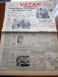 Vatan Gazetesi - 3 Eylül 1954 - Yeni Türk Ordusu Yazan Ahmet Emin Yalman Köşe Yazısı - Cumhurbaşkanı Celal Bayar Dün Belgrad'a Vardı - Irak Veliahdı Abdulillah Geldi - Kıbrıs Komitesi Patrik Athenagoras'a Bir Mektup Gönderdi - Kıbrıs Türktür Komitesi - Profesör Bülent Nuri Esen Üniversite Endişe İçinde Dedi- İstanbul Radyosuna Yeni Tayinler Oldu Münir Nurettin Selçuk da Bunların Arasında - Mehterbaşı Hasan Tahsin'in Cenazesi İstanbul'a Getiriliyor - Almanya'nın NATO'ya Alınmasına Çalışılıyor - Yesari Asım Arsoy - İngiliz İran Petrol Anlaşması  Yazan İlhami Masar - Bu Toprak Uyanacaktır Yazan Muzaffer Buyrukçu Yazı Dizisi - Guatemala'da Armas Diktatör Oldu - Mısır Komünizme Muhalif - Askerî Müze İstanbul'da Kaldı - Dünyanın En Büyük Bronz Heykeli - Hoş Memo Karikatür - Ses Hızını Aşan Deniz Uçağı - Dünyanın En Zengin Kadını Barbara Hutton - Kleopatra Yazan Emil Ludwig Yazı Dizisi - Sefalet İçinde Ölen Büyük Fransız Ressamı Degas -  Kızılların Cinayet Şebekesi 2 Yazı Dizisi -Belgin Doruk