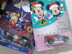 Hot wheels Disney WB metal model araba set koleksiyon dekor tasarım hediye vintage retro nostalji aksesuar süs ölçekli araçlar