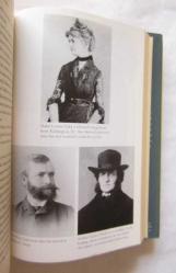 Lives Like Loaded Guns / Emily Dickinson and Her Family's Feuds