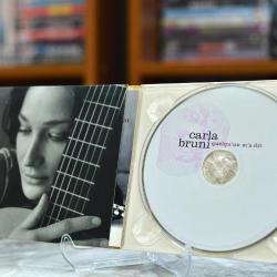 Carla Bruni - Quelqu'un M'a Dit CD Album