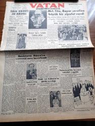 Vatan Gazetesi - 4 Eylül 1954 - Ahmet Emin Yalman Köşe Yazısı - Yunan Hükümeti Zor Durumda - Mareşal Tito Celal Bayar Şerefine Büyük Bir Ziyafet Verdi - Orgeneral Nurettin Baransel İzmir'e Fechteler Erzurum'a Gidiyor - Brezilya'da 250 Bin İşçi Grev Yaptı - Batılıların Rusya'ya Vereceği Nota Hazırlandı - İstanbul Ticaret Odası Başkanı Sait İbrahim Esi - 131 Köprü Yapılacak - Bu Toprak Uyanacaktır Yazan Muzaffer Buyrukçu Yazı Dizisi - Hilton Oteli Müdürleri Vali Fahrettin Kerim Gökay'a İzahat Verdi - Taksim Belediye Gazinosu Fuzuli İşgali Devam Ediyor - Rusya Komünizmin Tek Hâkimi Değildir - Telefon Konuşması %73 Arttı - Askerî Müze Mehter Takımı Başı Hasan Tahsin Parsadan'ın Cenazesi Kaldırıldı - Ölümünün Beşinci Yıldönümünde Cemil Bilsel - Kleopatra Yazan Emil Ludwig Yazı Dizisi - Bu Yerin Ötesinde Yazan Cronin Yazı Dizisi - Güreş Federasyonu Başkanı Vehbi Emre'nin Beyanatı - Galatasaray Kadıköyspor Basketbol Karşılaması - İzmir Atina Boks Karşılaşması - İngiltere'de Yirmi Bin Klüp