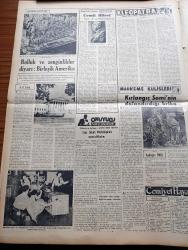 Vatan Gazetesi - 4 Eylül 1954 - Ahmet Emin Yalman Köşe Yazısı - Yunan Hükümeti Zor Durumda - Mareşal Tito Celal Bayar Şerefine Büyük Bir Ziyafet Verdi - Orgeneral Nurettin Baransel İzmir'e Fechteler Erzurum'a Gidiyor - Brezilya'da 250 Bin İşçi Grev Yaptı - Batılıların Rusya'ya Vereceği Nota Hazırlandı - İstanbul Ticaret Odası Başkanı Sait İbrahim Esi - 131 Köprü Yapılacak - Bu Toprak Uyanacaktır Yazan Muzaffer Buyrukçu Yazı Dizisi - Hilton Oteli Müdürleri Vali Fahrettin Kerim Gökay'a İzahat Verdi - Taksim Belediye Gazinosu Fuzuli İşgali Devam Ediyor - Rusya Komünizmin Tek Hâkimi Değildir - Telefon Konuşması %73 Arttı - Askerî Müze Mehter Takımı Başı Hasan Tahsin Parsadan'ın Cenazesi Kaldırıldı - Ölümünün Beşinci Yıldönümünde Cemil Bilsel - Kleopatra Yazan Emil Ludwig Yazı Dizisi - Bu Yerin Ötesinde Yazan Cronin Yazı Dizisi - Güreş Federasyonu Başkanı Vehbi Emre'nin Beyanatı - Galatasaray Kadıköyspor Basketbol Karşılaması - İzmir Atina Boks Karşılaşması - İngiltere'de Yirmi Bin Klüp