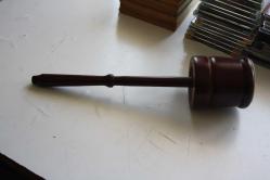 VİNTAGE AHŞAP KUPAYA BENZER BİŞEY ANLAYANLAR BAKABILIR   DETAYLAR RESİMLERDE    (İ1 KASA