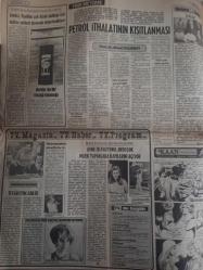 Son Havadis Haftalık Aktüalite Sinema ve Magazin Gazetesi - 29 Kasım 1977 - Yıldızlar Gerçek Hayat Hikayelerini yazdı - Türkan Şoray - Zeki Müren - Filiz Akın - Müzeyyen Senar - Hülya Koçyiğit - Bülent Ersoy - Ayten Alpman - Nilüfer - Seçil Heper - Rıza Silahlıpoda - Ela Altın - Başak Gürsoy - Seyyal Taner - Bakanlık Günde 100 lira asgari ücret öneriyor - Herkes Yavuz Özkan'a kan veremeye koştu - Berlin'de bir ilk çağ tapınağı - Petrol İthalatının Kısıtlanması - Kaan Çizgi Romanı - Ali Rıza Binboğa - İVa Zannicchi - Abdullah Uraz - Federal Alman Hükümeti Kıbrıs Rum yönetimine nota verdi - 2. Türkiye Liginde Geçen Hafta - İsveç'te bir Türk - Cevat Erdoğan - 12 Kulüp temsilcisi Mehmet Çarkı'a dertlerini anlattı - İbrahim İskeçe - Mutlu başladık mutlu bitirdik ama ancak sonuncu olmaktan kurtulduk - Milli Takım ve Fenerbahçe kaptanı rekora 1978'de gideceğinden emin - Sarı Lacivertli taraftarların imdadına Türkiye Kupası yetişti - Gazete tam değildir sadece 4 sayfası mevcuttur
