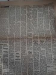 Son Havadis Haftalık Aktüalite Sinema ve Magazin Gazetesi - 29 Kasım 1977 - Yıldızlar Gerçek Hayat Hikayelerini yazdı - Türkan Şoray - Zeki Müren - Filiz Akın - Müzeyyen Senar - Hülya Koçyiğit - Bülent Ersoy - Ayten Alpman - Nilüfer - Seçil Heper - Rıza Silahlıpoda - Ela Altın - Başak Gürsoy - Seyyal Taner - Bakanlık Günde 100 lira asgari ücret öneriyor - Herkes Yavuz Özkan'a kan veremeye koştu - Berlin'de bir ilk çağ tapınağı - Petrol İthalatının Kısıtlanması - Kaan Çizgi Romanı - Ali Rıza Binboğa - İVa Zannicchi - Abdullah Uraz - Federal Alman Hükümeti Kıbrıs Rum yönetimine nota verdi - 2. Türkiye Liginde Geçen Hafta - İsveç'te bir Türk - Cevat Erdoğan - 12 Kulüp temsilcisi Mehmet Çarkı'a dertlerini anlattı - İbrahim İskeçe - Mutlu başladık mutlu bitirdik ama ancak sonuncu olmaktan kurtulduk - Milli Takım ve Fenerbahçe kaptanı rekora 1978'de gideceğinden emin - Sarı Lacivertli taraftarların imdadına Türkiye Kupası yetişti - Gazete tam değildir sadece 4 sayfası mevcuttur