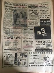 HÜRRİYET GAZETESİ 6 EYLÜL 1967 YIL :20 SAYI :6953---Demirel Kollias la Keşan da Görüşecek ---Güney sınırından yurda sahte para sokuluyor ---Cerrahpaşa Tıp Fakültesi Profesörleri İkiye Böldü ---Kral Hüseyin kendi kullandığı  jet  uçağı ile Ankara ya geldi ---Suriye de hükümet darbesi yapıldığı  söylentileri çıktı ----Panayır Yan Kesicileri---Rapor :Cinayetlerin  yüzde 78 i eş-dost arasında  oluyormuş ---Mini -mini  etekli İngiliz kızlar hamam takunyası ile geziyor ---Seyyar Güzellik Enstitüsü ---Londra polisleri Çinlileri bir gölge gibi takip ediyor ---Şampiyon köpek 38 er  gramlık yavru doğurdu ---Spor -Toto da ki 4 genç kız günde 100 bin  kolon tasnif ediyor ---Lig çalışmaları başladı ---Cihat Arman Mersin İdmanyurdu  ile anlaştı ---Çalışkan  ın  durumu  üzüntü yarattı ---Suriye de hükümet darbesi yapıldığı  söylentiler  çıktı ---Bir  sabıkalı genelevi dinamitledi ---İlk defa bir doktor  Hakkari ye  tayinini yaptırdı ---