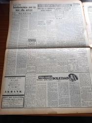 Vatan Gazetesi - 8 Aralık 1953 - Ahmet Emin Yalman Köşe Yazısı - Atom'un Sır Perdesi Bugün Aralanıyor - Irak Gazetesi El Ceride Küstahlık Ediyor - Galatasaray Fenerbahçe Maçı Biletleri Karaborsada - Tahran'da Yine Karışıklık Oldu - Orman Kanunu Mecliste - Tıp Fakültesi Talebe Cemiyeti Kongresi Yapıldı - Yeşil Gözlü Soledad Yazan Greta Granor Yazı Dizisi - İETT Genel Müdürü Kamuran Görgün - Arap İsrail Görüşmeleri İçin Temaslar Yapılıyor - Tanınmış İngiliz Piyanisti Noel Newton Wood Öldü - Ortadoğu'nun En Mühim Ümidi Türkiye - Afrika'da 4 Ay Yazan Tunç Yalman Yazı Dizisi - Roma'da Öpüşmek Yasak - Caniler Yatağı Filmi Alkazar Sinemasında - Çocuk Köşesi - Veba Yazan Albert Camus Yazı Dizisi - Atatürk Kır Koşusu - San Remo Beynelmilel Basketbol Turnuvası - Fenerbahçe İstanbulspor Maçı Tehir Edildi - Çin Başbakanı Şu En Lai Tehdit Ediyor - Fransa Cumhurbaşkanı Seçimi Televizyonda Verilecek - Romancı Paul Vialar İstanbul'da - Good Year Lastikleri - Arı Bisküvileri - Bulmaca