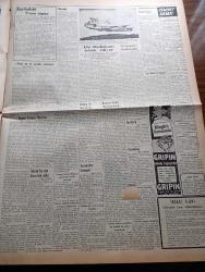 Vatan Gazetesi - 8 Aralık 1953 - Ahmet Emin Yalman Köşe Yazısı - Atom'un Sır Perdesi Bugün Aralanıyor - Irak Gazetesi El Ceride Küstahlık Ediyor - Galatasaray Fenerbahçe Maçı Biletleri Karaborsada - Tahran'da Yine Karışıklık Oldu - Orman Kanunu Mecliste - Tıp Fakültesi Talebe Cemiyeti Kongresi Yapıldı - Yeşil Gözlü Soledad Yazan Greta Granor Yazı Dizisi - İETT Genel Müdürü Kamuran Görgün - Arap İsrail Görüşmeleri İçin Temaslar Yapılıyor - Tanınmış İngiliz Piyanisti Noel Newton Wood Öldü - Ortadoğu'nun En Mühim Ümidi Türkiye - Afrika'da 4 Ay Yazan Tunç Yalman Yazı Dizisi - Roma'da Öpüşmek Yasak - Caniler Yatağı Filmi Alkazar Sinemasında - Çocuk Köşesi - Veba Yazan Albert Camus Yazı Dizisi - Atatürk Kır Koşusu - San Remo Beynelmilel Basketbol Turnuvası - Fenerbahçe İstanbulspor Maçı Tehir Edildi - Çin Başbakanı Şu En Lai Tehdit Ediyor - Fransa Cumhurbaşkanı Seçimi Televizyonda Verilecek - Romancı Paul Vialar İstanbul'da - Good Year Lastikleri - Arı Bisküvileri - Bulmaca