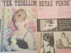 Pazar Haftalık Aktüalite Sinema Tiyatro Müzik ve Magazin Dergisi - 3 Aralık 1966 - Sayı:532 - Cüneyt Arkın’ın kızı Zeynep doğdu,fotoğraflı haberi-Gönül Yazar - Mine Mutlu - Esen Püsküllü ''Tek Tesellim Beyaz Perde'' diyor - Yeşilçam'dan Kapıkule'ye - Müşerref Tezcan ''Asıl Oyuna Gelen Biziz'' diyor - Pop Sabun Reklamı - Evlilik bana göre değil - Gönül Yazar - Kendi Kendini Harcayanlar - Sevim Emre - Sevinç Pekin - Agah Özgüç - Sevim Emre - Sevinç Pekin - Hülya Koçyiğit ve Yıldızınız - Zeynep Berk - Hanımlar için - Yeni modanın sade yakaları nasıl süslenecek? - Kendi Falı - 1966-67 şapkaları - 1966'nın yıldızları - Mine Mutlu - Çetin Ener - Docteur Renaud Krem Reklamı fotoğraf ve haberi - Tam Takım Dergi