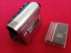 Sony Carl Zeiss Vario Tessar Handycam 40x Optical Zoom Dijital Kamera