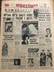 HÜRRİYET GAZETESİ 7 HAZİRAN 1966 YIL :19 SAYI :6502---AP nin OY u 1965 e göre yüzde 7 arttı --Yakışıklı bir Alman İsveç li artistin 20 bin lirasını çaldı ---Demirel :Her şey  söylendi ,millet  dinledi ve sonra kararını verdi ---Seçimden sonra CHP de dahil kaynaşma var ---Ayfer Feray Londra ya  tedaviye gitti ---Fatih rozeti takan ortaokullu  iki kız bir haftadır  orta da yok --Sahte 500 lira süren birisi kadın  dört kalpazan tutuldu --Mütecavizlere ateş eden genç dostunu  yaraladı ---Belediye  sarayındaki memurlar çalışamaz oldu ---Moskova yı  istila eden fahişeler  kovulacak ---Everton ,Fenerbahçe yi 1-0 yendi ---Aptullah Gegiç geldi --Azgın  metropoliti kendi kardeşi bastı --Mini etekli dilberler benzin satacaklar ---İzmir de bir kasa daha soyuldu ---Bursa Emniyet Müdürünün Kızı ,Bir Çocuğu Çiğnedi ---Toto da 13 maçı  71 kişi bildi ---