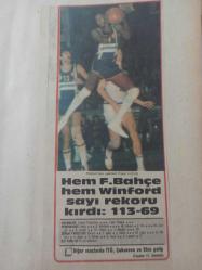 19 Şubat 1984 - Winford sayı yaparken görüntüsü - Hem Fenerbahçe hem Winford sayı rekoru kırdı: 113-69 - Diğer maçlarda İTÜ, Çukurova ve Efes galip - Gazete haberi - Tek Yaprak Arkalı Önlüdür