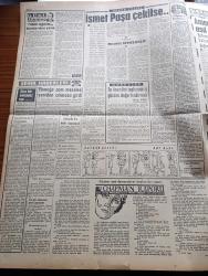Vatan Gazetesi - 1 Haziran 1962 - Milli Cephe Hükümeti Tılsımı - Buhran Başladı Adalet Partisi Karışık - Başkan Cemal Gürsel Böyle Giderse Ben De İstifa Ederim Diyor - Genelkurmay Başkanı Orgeneral Cevdet Sunay İçimizdeki Karın Ağrısından Kurtulalım Diyor - Başbakan İsmet İnönü'nün İstifa Mektubu - Komünizm Propagandası Yaptığı Sebebiyle Yargılanan Lamia İren - Osman Bölükbaşı Cumhuriyetçi Köylü Millet Partisi'nden İstifa Etti - Füzelerimiz Birinci Oldu - Ekmeğe Zam Meselesi Yeniden Çıkmaza Girdi - Rüzgar Çelebi Çizen Guy Bara - Ünlü Fransız Sinema Sanatçısı Marie Bell İstanbul'a Geliyor - İsmet Paşa Çekilse Yazan Necdet Semizoğlu - Amerika'daki Son Buhranın Asıl Sebebi Çelik Sanayii Mi - Seylan Da Batılılara Ait Petrol Tesislerine El Koydu - Ev Kadın Moda - Üç Perdelik Cinayet Yazan Agatha Christie Yazı Dizisi - Galatasaray 3 Karagümrük 2 - Mithatpaşa Stadı - Beşiktaş Karıştı - Fenerbahçeli Eski Futbolcu Fikret Kırcan Aniden Hastalandı - Dünya Kupası Maçları Neticesi - Feriköyspor