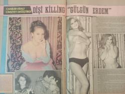 Pazar Haftalık Aktüalite Sinema Tiyatro Müzik ve Magazin Dergisi - 11 Kasım 1967 - Sayı:581 - Selda Alkor - Osman Seden Yeni Yıl Programını Açıkladı: 1968'in Gözdesi Olacak - POP Sabun Reklamı - İrfan Ünal - Ertem Eğilmez - Semiramis Pekkan - Filiz Akın - Kenan Kurt - Kartal Tibet - Zeynep Aksu - Semiramis Pekkan - Metin Erksan Filmin Çekimini Bırakınca Evdeki Hesap Çarşıya Uymadı - Türkan Şoray - Ediz Hun - Sema Özcan Aşkı Sona Erdi - Caniler Kralı Cinsiyet Değiştirdi - Dişi Killing Gülgün Erdem - Hanımların Köşesi - Yıldız Falınız - İzzet Günay: Artık Eski Huzuruma Kavuştum diyor - Aysel Tanju İki Yıl Sonra Yuvaya Döndü fotoğraf ve haberi - Tam Takım Dergi