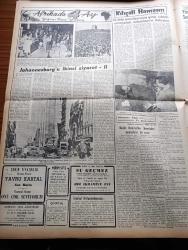 Vatan Gazetesi - 27 Kasım 1953 - Ahmet Emin Yalman Köşe Yazısı - Sovyet Rusya 4 Dış Bakanı Toplantısına iştirak Edecek - Otomobil Yarışlarının Neticesi Belli Oldu - Başbakan Adnan Menderes Ankara'ya Gitti - Öldürmeden Sanık Dilsizin Duruşması Başladı - Yunan Dış bakanı Stefanopulos Türk Dostluğu Esastır Dedi - Avrupa Ordusu İçin Verilen Kararlar - Basın Ve Ceza Kanunlarında Değişiklik Hazırlığı - Tütün Kongresi Bursa'da Toplandı - İngilterede Gece Maçı Sayısı Arttı - Yeşil Gözlü Soledad Yazan Greta Granor Yazı Dizisi - Sadık Aldoğan Başbakan Adnan Menderes'e Hakaretten Mahkum Oldu - Churchill Kabinesi Müşkül Durumda - Türk Amerikan İngiliz Dostluk Grubu Kuruldu - Samsun Liman İnşaatı Başladı - Afrika'da 4 Ay Yazan Tunç Yalman Yazı Dizisi - Kılıçali Hamamı Yazan Adnan Veli Yazı Dizisi - Yeni Bir Ticaret Şekli Senetsiz Sepetsiz Taksitle Satış - Veba Yazan Albert Camus Yazı Dizisi - Sinema Tenkidleri - Dört Dakikada İnsanı Öldüren Müthiş Bir Zehirli Gaz - Arsenal Takımının Öncülüğü