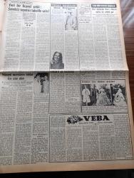 Vatan Gazetesi - 27 Kasım 1953 - Ahmet Emin Yalman Köşe Yazısı - Sovyet Rusya 4 Dış Bakanı Toplantısına iştirak Edecek - Otomobil Yarışlarının Neticesi Belli Oldu - Başbakan Adnan Menderes Ankara'ya Gitti - Öldürmeden Sanık Dilsizin Duruşması Başladı - Yunan Dış bakanı Stefanopulos Türk Dostluğu Esastır Dedi - Avrupa Ordusu İçin Verilen Kararlar - Basın Ve Ceza Kanunlarında Değişiklik Hazırlığı - Tütün Kongresi Bursa'da Toplandı - İngilterede Gece Maçı Sayısı Arttı - Yeşil Gözlü Soledad Yazan Greta Granor Yazı Dizisi - Sadık Aldoğan Başbakan Adnan Menderes'e Hakaretten Mahkum Oldu - Churchill Kabinesi Müşkül Durumda - Türk Amerikan İngiliz Dostluk Grubu Kuruldu - Samsun Liman İnşaatı Başladı - Afrika'da 4 Ay Yazan Tunç Yalman Yazı Dizisi - Kılıçali Hamamı Yazan Adnan Veli Yazı Dizisi - Yeni Bir Ticaret Şekli Senetsiz Sepetsiz Taksitle Satış - Veba Yazan Albert Camus Yazı Dizisi - Sinema Tenkidleri - Dört Dakikada İnsanı Öldüren Müthiş Bir Zehirli Gaz - Arsenal Takımının Öncülüğü