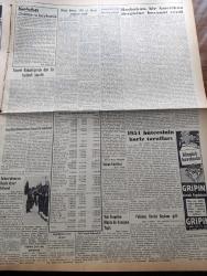 Vatan Gazetesi - 2 Aralık 1953 - Erim'lerin Pususu Yazan Ahmet Emin Yalman Köşe Yazısı - Maliye Bakanı Hasan Polatkan 1954 Yılı Bütçesi Esaslarını Anlattı - Ahmet Emin Yalman'a Suikast Davasına Bugün Devam Edilecek - Pakistan Devlet Başkanı Gulam Muhammed Gitti - Problemler Kulüp - Demokrat Parti Meclis Grubunda Başbakan Adnan Menderes İzahat Verdi - Verem Mütehassısı Profesör F. Heaf Demeçte Bulundu - Başbakan Adnan Menderes Bir Amerikan Dergisine Beyanat Verdi - Yeni Patrikhane Binası Fener'de Yapılacak - Hukuk Fakültesi Talebe Cemiyeti Kongresi Yapıldı - Yeşil Gözlü Soledad Yazan Greta Granor Yazı Dizisi - Baruthane'de Yeni Bir Şehir Kuruluyor - Samsun Vapuru Havuzdan Çıktı - Maraş'ta Bir Dokuma Fabrikası Kurulacak - Amerikan Yardımının %90 Kesilmesi İstendi - Filarmoni Konseri - Mozart - Beethoven - Denizaltıları Kurtarmak İçin Yeni Bir Çan İcad Edildi - Kılıçali Hamamı Yazan Adnan Veli Yazı Dizisi - Fransızlar Film Sansürü Hakkında Ne Düşünüyor - Sinema Tenkidleri  Atilla İlhan