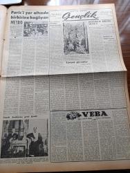 Vatan Gazetesi - 3 Aralık 1953 - Ahmet Emin Yalman Köşe Yazısı - Ticaret Bakanlığı Yeni Faaliyete Hazırlanıyor - Ahmet Emin Yalman'a Suikast Duruşmasına Dün De Devam Edildi - Necip Fazıl Kısakürek'in Mısır'daki İhvanı Muslimin Cemiyeti İle İlişkisi Olduğu Tespit Edildi - Cevat Rifat Atılhan Tahliye Oldu - İnsan Hakları Haftası Başladı - Ney Üstadı Süleyman Erguner Öldü - İngiltere'de 1 Milyon İşçi Grev Halinde - Yeşil Gözlü Soledad Yazan Greta Granor Yazı Dizisi - Tekel Genel Müdürlüğünde Bir Yolsuzluk Meydana Çıkarıldı - Veba Yazan Albert Camus Yazı Dizisi - Siyasal Bilgiler Fakültesinin Yıldönümü - Amme İdaresi Enstitüsü - Hoş Memo Karikatür - Londra'da Bir Cami Yaptırılacak - Beria'nın Adı Sovyet Ansiklopedisinden Çıkarıldı - Sigara Zifirinde Kanser Yapan Bir Madde Varmış - Çarşaf Giyenler - Afrika'da 4 Ay Yazan Tunç Yalman Yazı Dizisi - Vefa Beykoz'u Dün 4 1 Mağlup Etti - Şehir Tiyatrosunda Semerkant'ta Oyunu - Gripin - Beden Terbiyesi Genel Müdürlüğü Lağvediliyor - Çeşit Mağazası