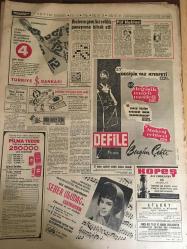 HÜRRİYET GAZETESİ 31 MAYIS 1966 YIL :19 SAYI :6495---Batı Trakya da Türk Sözü Ortadan Kalktı ---Türk James Bond u 2 gün içinde  yaptığı filmi ,kızlar dahil 5000 liraya çıkardı --Vietnam lı Bir Rahip ile bir Genç Kız Daha İntihar Etti ---4 Çocuk anası Ülserli kadın  av tüfeği ile  kendini vurdu ---Sakarya da boğulan 5 kişi mitingde  iş tutmağa  giden  sabıkalı  yankesicilermiş ---Şehit  jandarmaların  cenazesi  kaldırılıyor ---Yüzlerce kaçak araba satan bir şebeke aranıyor ---Binlerce genç kız evlilik panayıra  iştirak etti ---Güney Kutbunda Bayrağımızı Diken Türk --Fenerbahçe kampa girdi ---Futbol karnavalı seyrettik ----Aptullah Gegiç Fenerbahçe ye gelmiyor ---İkinci Türkiye liginin  kilidi bu haftaki maçlarla çözülüyor --Manastırda okuyan  striptizci --Feraceli kız ,Münih sokaklarında  tur attı ---İnönü ,7 yıl sonra Uşak ta tezahüratla ile karşılandı ----Bölükbaşı Afyon da şiirli konuşma yaptı ---