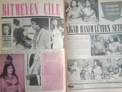Pazar Haftalık Aktüalite Sinema Tiyatro Müzik ve Magazin Dergisi - 27 Ağustos 1971 - Sayı:779 - Piraye Uzun - Hülya Darcan - Fatma Girik makyajsız poz verdi - ''Ben böyle de güzelim'' - Seher Şeniz çıplaklıktan vazgeçemiyor - Kartal Tibet - Quink Mürekkep Reklamı - Piraye Uzun'un ''Bikini'' gösterisi - Uğur Güçlü iki ay sonra Piraye Uzun'la film çevirdi - Ve Esen Püsküllü sahnede - Devlet Devrim - Mine Mutlu - Selma Güneri - Nebahat Çehre - Ajda Pekkan - emel Sayın - Göksel Arsoy - Bahar Erdeniz - Serpil Örümcer - Sevda Ferdağ - Funda Gürçen - Miss Deodrant Reklamı - Muhterem Nur - Cihat Aşkın - Nigar Uluerer - Fatma Karanfil - Zeynep Aksu - Fikret Hakan - Ülkü Erakalın - Rüştü Asyalı - Sami Hazinses - Erol Taş - Hülya Koçyiğit - Tamer Yiğit - Feri Cansel fotoğraf ve haberi - Tam Takım Dergi