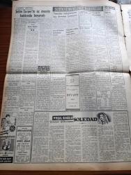 Vatan Gazetesi - 22 Ekim 1953 - Ahmet Emin Yalman Köşe Yazısı - Millet Partisi Davasına Dün Bakıldı - Amerika'da Dış Yardım Dairesi Lağvediliyor - İsrail Ürdün İhtilafı - Suriye Hatay'dan Başka Urfa Harran Antep Tarsus Ve Adana'yı Da İstiyorlar - İtalya'da Trieste İçin Nümayişler Oldu - Amerika Dışişleri Bakanı John Foster Dulles Rusya'ya Meydan Okudu- Fenerbahçe Manchester City'e 5 1 Mağlup Oldu - İngiltere Avrupa Karması 4 4 Berabere Kaldı - Yeşil Gözlü Soledad Yazan Greta Granor Yazı Dizisi - Selim Sarper'in Üç Mesele Hakkında Beyanatı Yazan Kemal Bağlum - Memurların Telefon Konuşmaları Tesbit Ediliyor - Değerli Sanatkar Mücap Ofluoğlu Evlendi - Japonya'da Atom Fiziği Enstitüsü Kuruluyor - Afrika'da 4 Ay Yazan Tunç Yalman Yazı Dizisi - İstanbul Kapılarında Fethin Büyük Tarihî Romanı Yazan Feridun Fazıl Tülbentçi Yazı Dizisi - Operamızın İki Yıldızı Azra Çaplı Eşi Erdoğan Çaplı - Aspirin Tiryakiliği - Öğretim Eğitim Gençliği - Borsa -Türk Gazetecileri İran Başbakanı Zahidi'yi Ziyaret