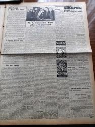 Vatan Gazetesi - 27 Ekim 1953 - Ahmet Emin Yalman Köşe Yazısı - Narlı Gaziantep Hattı Dün İşletmeye Açıldı - Millet Partisi Davasının Bazı Şahitleri Dinlendi - Millet Partisi Davasına 3. Sulh Ceza Bakacak - Avrupa'daki Müttefik Komutanlığı Başkomutanı General Gruenther 28 Ekim'de Geliyor - İran Başbakanı Zahidi Türk İran Dostluğu Zarurettir Dedi - Gizli Nurculuk Teşkilatına Dair Yeni Bir Vesika Ele Geçmiştir - Saidi Kürdi - Yeşil Gözlü Soledad Yazan Greta Granor Yazı Dizisi - Deniz Adamları Sendikası - Amerika'nın Hür Memleketlere Mali Yardımı Sona Eriyor - Adana'nın yeni Telefon Santralı Açıldı - Afrika'da 4 Ay Yazan Tunç Yalman Yazı Dizisi - Beyazların Kokteyli Ve Zenci Koro Konseri - Sinema Tenkidleri Atilla İlhan - İstanbul Kapılarında Fethin Büyük Tarihî Romanı Yazan Feridun Fazıl Tülbentçi Yazı Dizisi - Albert Einstein Tıp Akademisi Kuruluyor - Kısa Pantaloluların Goncourt Mükâfatı -  Borsa - Puro Tuvalet Sabunu - Futbol Federasyonu Başkanı Orhan Şeref Apak'ın Beyanatı - Arsenal