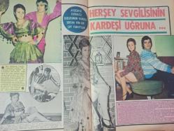 Pazar Haftalık Aktüalite Sinema Tiyatro Müzik ve Magazin Dergisi - 21 Ocak 1972 - Sayı:800 - Arzu Okay - Sevim Emre - Yıldız Kenter'in kızı Leyla Kenter ikinci filmini de çevirdi - Yıldırım Önal - Cüneyt Arkın - Melek Görgün ''Kara Kış'' a soyunarak meydan okudu - Doctor Renaud Losyon Reklamı - Arzu Okay da aşkını açıkladı - Yusuf Tuna - Ünsal Emre - Emel Sayın - Metin Erksan - Serdar Gökhan - Tarık Akan - Müfit Noyan - Levent Çakır - Gül Tener - Yeşim Tan - Beyza Başar - Ender Doruk - Meral Zeren - Müşerref Tezcan - Semra Karaca - Leyla Kenter - Bahar Erdeniz - Ceyda Karahan - Zeynep Değirmencioğlu - Memduh Ün - Muhterem Nur - İzzet Günay Kaç Kılığa Girdiler? - Erol Taş - Selma Güneri - Kadir Savun - Süleyman Turan - Esen Püsküllü - Mine Mutlu - Nilüfer Aydan - Cihangir Gaffari - Tijen Doray - Fikret Uçak - Dinçer Önal - Sedef İnci - Erdoğan Seren - Erol Yeşilyaprak - Tahsin Koray - Yılmaz Güney Ameliyat olunca - Sevim Emre fotoğraf ve haberi - Tam Takım Dergi