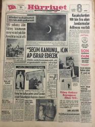 HÜRRİYET GAZETESİ 21 MAYIS 1966 YIL :19 SAYI :6485---100 yabancı alim güneş tutulmasını  en iyi ve net şekilde Ayvalık ta tespit edildi ---Seçim Kanunu için AP israr edecek ---Kaçakçılardan 100 bin lira alan Jandarmalar  adliyeye verildi ----Halep ten kalkıp  gelen sarraf Karakin Adalet  Adalet Bakanlığının kapısına dayandı ---Balkon çöktü 20 yaralı var ---Demirel iktisadi  seferberliğe  başlayacağız  dedi ---İmar Yönetmeliği Tasdik İçin Ankara ya Götürüldü ---1777 de krala verilen bir kaplumbağa öldü ---Senelerden beri yatalak karısına hizmet ediyor ---Beşiktaş -Arsenal karşılaşıyor ---Sahanız hiç de öyle kötü değil --M.Ali Clay-Cooper bu gece dövüşecek-----Takımımız bugün Rusya ile  oynuyor ---Zeki Müren ---Mecbur kalmadıkça  soyunmayacağız ---Göksel Arsoy ,bir İngiliz kızı seçecek --