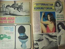 Pazar Haftalık Aktüalite Sinema Tiyatro Müzik ve Magazin Dergisi - 5 Mayıs 1972 - Sayı:815 - Esen Püsküllü - Müşerref Tezcan - ''Mutluyuz ve gül gibi geçiniyoruz'' - Serpil Örümcer - En güzel aşçı benim - Seyyal Taner, Tamer Yiğit sevişmek için otomobili seçtiler - Aşk otomobili - Seks Salgını - Sami Tunç - Yalnızlık Semra Sar'ın canına tak etti - Persil deterjan reklamı - Bir çırpıda Hülya Darcan - Melek Görgün yarışmada rakip tanımıyor - Hayati Hamzaoğlu - Çiftçi güzeli Seyhan Gümüş açılıp saçıldı - ALFA Banyo Köpüğü Reklamı - Nigar Uluerer - Avrupa'dan yüklü döndü - Birsen Kaya - Bitirim Kemal - Yıldırım Gencer - Tijen Dorsay - Gülgün Erdem Judo'dan sonra karate öğrendi - Zeynep Aksu Milano film festivalinde - Müşerref Tezcan - Sezer Güvenirgil sette bile eşinin peşini bırakmıyor fotoğraf ve haberi r- Tam Takım Dergi