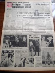 Vatan Gazetesi - 12 Haziran 1962 - İsmet İnönü Cumhuriyet Halk Partisi Grubunda Açıklama Yaptı - Adalet Partisi Ve Yeni Türkiye Partisi'nin Meclis Grupları da Bugün Toplanıyor - İstanbul'a Köylerden Akın Başladı - Genelkurmay Başkanı Cevdet Sunay Milli Savunma Bakanı İlhami Sancar Ve Kuvvet Komutanları İstanbul'da - Mutediller Mücadeleye Adalet Partisi Grubunda Devam Edecek - 12 Çocuklu Ana Fethan Yayla Altın Madalya Aldı - İşsiz Fikir Ve Fen Adamları İçin Ankara'da Bir Büro Açıldı - Chapman Raporu Yazan İrving Wallas Yazı Dizisi - Eşsiz İnönü'ye Açık Mektup - Turistler Arkeoloji Müzesini Beğeniyor - Fransa'da Büyük Grev Hareketi Başlıyor - Cezayirli Müslümanlar Yerli Fransızlar la Uzlaşmak İstiyor - Dayandığı Kuvvetler De Franco'ya Karşı Hareket Geçtiler - Dünyada Şehir Nüfusu 10 Yılda 2 Misli Olacak - Borsada Kaybeden Bir Amerikalı Kennedy'i Ölümle Tehdit Etti - Karl May'in Winnetou Hapishanede Yazıldı Şimdi Milyonlar Okuyor - Üç Perdelik Cinayet Yazan Agatha Christie Yazı Dizisi -