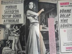 Pazar Haftalık Aktüalite Sinema Tiyatro Müzik ve Magazin Dergisi - 29 Eylül 1972 - Sayı:836 - Mine Mutlu - Bahar Erdeniz - Perihan Savaş'ıda soyup attırdılar - Filiz Akın gecekondu dilberi rolünde - Kadir İnanır - Güler Alış - Zeynep Değirmencioğlu - Persil Deterjan Reklamı - Bir Çarpıda Kadir İnanır - Figen Han Zor Durumda - Melek Görgün - Aytekin Akkaya - Beyza Başar - Danyal Topatan - Ali Ekdal - Altan Günbay - Beyza Başar - Aytekin Akkaya - Bahar Erdeniz şarkıcılıkta karar kıldı - Müşerref Tezcan - Nubar Terziyan - Hüseyin Peyda - Nalan Çöl - Behçet Nacar - Nur Ay - Sansürün reddettiği seks filmi ismini değiştirince onaylandı - Denize Veda - Sevda Ferdağ - Metin Erksan - ''dansöz'' bulunamayınca striptizciler göbek attı fotoğraf ve haberi - Tam Takım Dergi.Dansöz