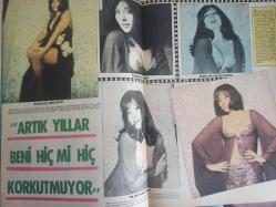 Pazar Haftalık Aktüalite Sinema Tiyatro Müzik ve Magazin Dergisi - 20 Ekim 1972 - Sayı:839 - Feri Cansel - Arzu Okay - Josephine Lemson tatlı bir melezdi - Sarışının aklı esmerin tadı - Güzel mi çirkin mi dersiniz? - Melek Görgün - Artist Adresleri - Persil Deterjan Reklamı - 'Zam' furyasına evet mi hayır mı - Özdemir Birsel - Muzaffer Arslan - Murat Köseoğlu - Hulki Saner - Nevzat Pesen - Türkan Şoray - Hülya Koçyiğit - Emel Sayın - Belgin Doruk - Aydın Gül - Belgin Doruk'un kızı Gül Doruk Ramazan sonrası dünya evine giriyor - Özdemir Birsel - Aydın Birsel - Sırrı Gültekin - Sadri Alışık - Gazanfer Özcan - Mine Mutlu - Deniz Erkanat - Artun Yeres - Nilgün Atılgan - Salih Güney - Feri Cansel'den şarkıcılık bu kadar fotoğraf ve haberi - Tam Takım Dergi