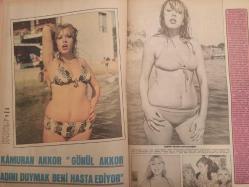 Pazar Haftalık Aktüalite Sinema Tiyatro Müzik ve Magazin Dergisi - 1974 Yılı - Sayı:991 - Senar Seven - Prenses Banu - Seçil Heper - Gönül Yazar - Nebahat Çehre - Sevinç Pekin - Neşe Karaböcek - Sadri Alışık - Yusuf Sezgin - Selma Güneri - Zeki Müren - Feri Cansel - Sevinç Pekin İzmir'de - Nuri Sesigüzel - Mine Sun - Nurhan Damcıoğlu - Selma Güneri - Muazzez Abacı - Nilüfer Koçyiğit - Bekir Çelenk - Eva Çelenk - Seyyal Taner - Saniye Can - Sezgin Can - Türkan Şoray - Cüneyt Arkın - Hülya Koçyiğit - Pakize Suda - Kamuran Akkor - Gönül Akkor - Nurperi Toker aylardır istediği gibi bir rol bulup film çeviremedi - Elif Pektaş fotoğraf ve haberi - Tam Takım Dergi