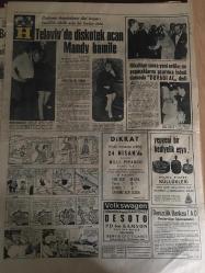 HÜRRİYET GAZETESİ 13 NİSAN 1968 YIL :20 SAYI : 7168---Zenciler yangınları  söndürmek isteyenleri öldürmeğe başladı ---Solcu gençlik liderlerine yapılan suikast üzerine :Almanya da karıştı ----Gülek ile Erkin AP ye giriyor ---Genç  kadın gece zorla evine giren mütecavizi 6 kurşunlar cansız yere  serdi ---Kan ,duman ,kin kokan Amerika ---Türk -Fas Ortak Bildirisinde Irk Ayrımı Takbih Edildi ---Bir doktor da insandan insana diş nakli yaptı ---Ameliyatla cinsiyet değiştirenler  kanser oluyor ---Beşiktaş -Göztepe --PTT liler Fenerbahçe de ki futbolcularını  geri istiyor ---Eskişehirsporlular  :Kamuranı kimseye vermeyiz diyor ---Üniversiteler  Spor Haftası Bugün Trabzon da Başlıyor ---Telaviv de diskotek  açan Mandy hamile ---Nikahtan  sonra yeni evliler ne  yapacaklarını  şaşırınca  İnönü  damada  duvağı aç dedi ---
