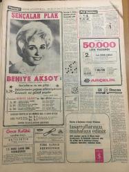 HÜRRİYET GAZETESİ 26 NİSAN 1967 YIL :19 SAYI :6820---Yunan Kralı İhtilale Karşı Direniyor ---Nurten in kesik başı nihayet İstanbul a getirildi ---Eski Alman Başbakanı Törenle Toprağa Verildi ---Genelev patronunu soydular ---Duruşmaya çıkan Kara Mehmet suçunu inkar etti --Üvey kızını öldüren kadın  duruşmaya 2 çocukla çıktı ---Küçük hırsız şekerleme  yaparken yakayı ele verdi---Tedbir alınmazsa İstanbul susuzluktan çöle dönecektir ---Şençalar Plak :Behiye Aksoy --Fenerbahçe ,Samsun spor la Galatasaray da Altay la oynuyor ---Fenerbahçe ,Muhafız gücü bugün 14 de  karşılaşıyorlar ----Türk Mecmu Acılığı 105 Yaşında --Türkiye de 100 Binin Üzerinde Satan Beş Büyük Mecmua Var ---Avrupalı modacılar Uzak -Doğu nun egzotik  mankenlerini kullanıyor ---