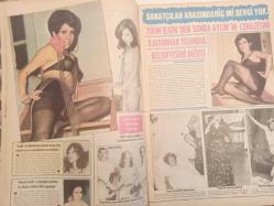 Pazar Haftalık Aktüalite Sinema Tiyatro Müzik ve Magazin Dergisi - 1974 Yılı - Sayı:984 - Nazan Şoray - Ahu Tuğba - TV'deki ''Aşkı Memnu''dan sonra Müjde Ar, Yeşilçam'da Memnu Aşkın kahramanı oldu - Salih Güney - Kadir İnanır - Mualla Omay - Şantöz Aylin - Doğan Bilge - Sevgi Can-  Zerrin Doğan - Tülin Elgin - Figen Han Dev Posteri - Esen Püsküllü - Ülkü Erakalın - Ayhan Işık - Selda Alkor - Sadri Alışık - Ajda Pekkan - Atacan Arseven - Yılmaz Köksal - Gülten Ceylan - Erol Büyükburç - Hulki Saner - Cüneyt Gökçer - Yücel Uçanoğlu - Murat Soydan - Engin Çağlar - Hulki Saner - Salih Güney - Nejat Saydam - Yıldırım Önal - Salih Güney - Cüneyt Arkın - Danyal Topatan - Sami Tunç - Cengiz Batuhan - Prenses Banu - Prenses Emel - Prenses Perihan - Özcan Özgür - Nazmi Özer - Ceyda KArahan - Ünsal Emre - Mine Mutlu - Yonca Yücel - Bahar Erdeniz - Nuri Sabuncu - Mesut Engin - Taner Şener fotoğraf ve haberi- Posterli Tam Takım Dergi