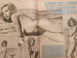 Pazar Haftalık Aktüalite Sinema Tiyatro Müzik ve Magazin Dergisi - 1974 Yılı - Sayı:980 - Arzu Okay - Senar Seven - Hülya Koçyiğit'in kızı da artist oldu - Gülşah Koçyiğit - Nil Burak - Cemil Şahbaz - Orhan Aksoy - Sami Hazinses - Selim Soydan - Cevat Kurtuluş - Funda Balcı - Emel Özden - Pakize Suda Dev Posteri - Ünlüler Albümü: Melek Görgün - Savaş Eşici - Çetin İnanç - İzzet Günay - Orhan Aykanat - Arif Keskiner - Aydemir Akbaş - Tufan Giray - Natuk Baytan - Tamer Yiğit - Cihangir Gaffari - Semih Evin - Gönül Hancı - Tamer Yiğit - Samim Meriç - Aytaç Arman - Yılmaz Duru - Silavana Mangona - Tarık Akan, Emel Sayın'a dut gibi aşık - Venüs Gibi Kadın - Seher Şeniz - Neriman Köksal - Nevzat Pesen - Orhan Günşiray - Göksel Arsoy - Feridun Kete fotoğraf ve haberi - Posterli Tam Takım Dergi