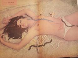 Pazar Haftalık Aktüalite Sinema Tiyatro Müzik ve Magazin Dergisi - 1974 Yılı - Sayı:979 - Mine Mutlu - Funda Balcı - Bir Düşüşün Öyküsü - Cüneyt Arkın - Zerrin Arbaş - Atıf Yılmaz - Gönül Tansel - Gülgün Erdem - Nazan Şoray - Sevtap Coşkun - Yonce Yücel - Prenses Banu - Feri Cansel - Perihan Ateş - Meral Zeren'e de artık Yeşilçam'da iş kalmadı - Yeşim Yükselen Dev Posteri - Ünlüler Albümü: Leyla Sayar - Sevda Ferdağ - Fatma Girik - Leyla Sayar - Selma Güneri - Sevil Candan - Muzaffer Tema - Zuhal Üstüntaş - Muhterem Nur - Süha Doğan - Orhan Günşiray - Ahmet Tarık Tekçe - Cenk Er - Turgut Demirağ - Ekrem Bora - Metin Erksan - Sadri Alışık - Şadan Kamil - Aynur Akarsu ''Tatlı Hayat''la iş hayatını birleştirdi - Temel Gürsu - Orçun Sonat - Ajda Pekkan - Aşk konusunda Nebahat Çehre beraberliklerine sadık kaldı - Yılmaz Güney - Zühal Üstüntaş - Gürel Ünlüsoy - Semiramis Pekkan - Göksel Arsoy - Yavuz Demir - Yılmaz Güney fotoğraf ve haberi - Posterli Tam Takım Dergi